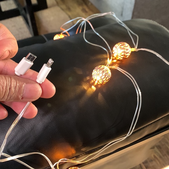 Lighted duo phone charger with phone stands - Picture 2 of 3